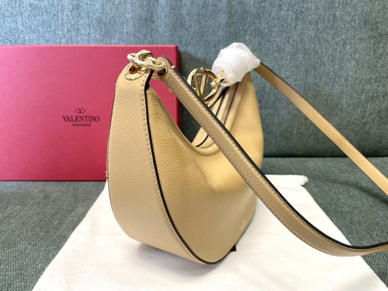 Va1e*ntin0 hobo bag
